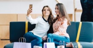 How Deals Shape the Way People Discover Fashion Online