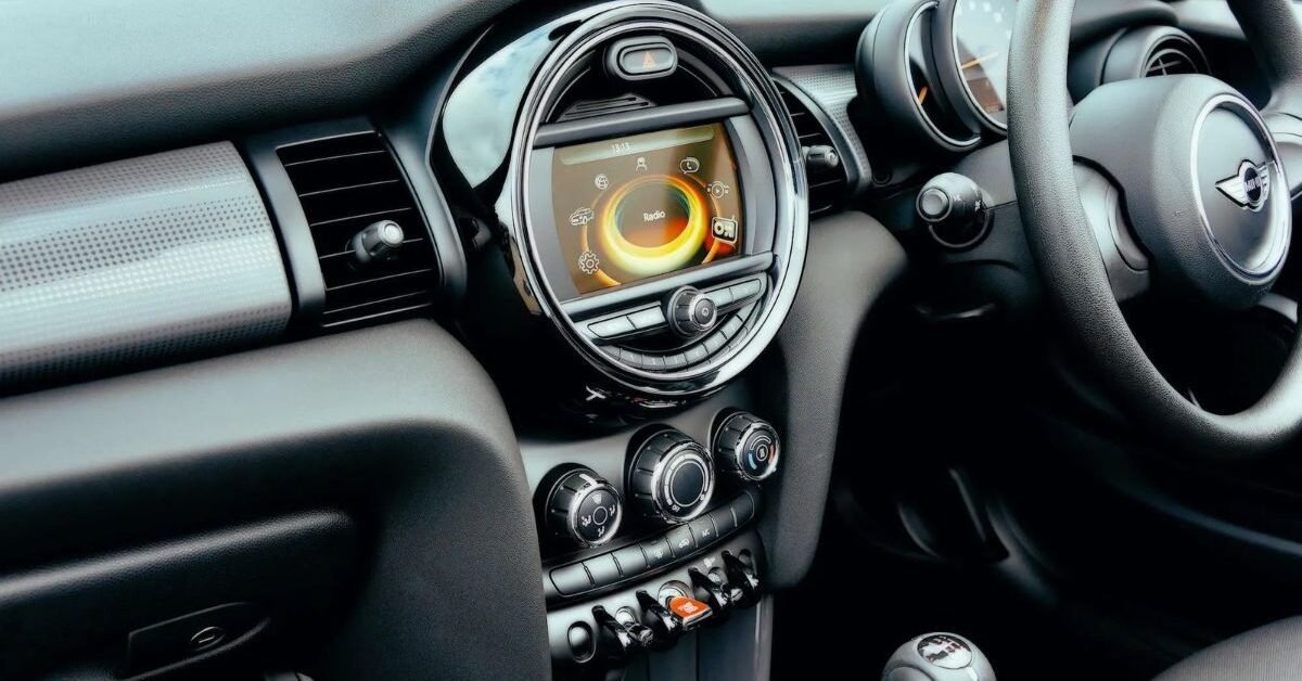 Mindful Travel and Smarter Journeys: How Road Awareness Shapes Safer Adventures