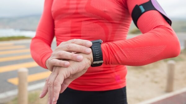 The Best AI-Powered Fitness Trackers of 2026: Expert Review and Comparison