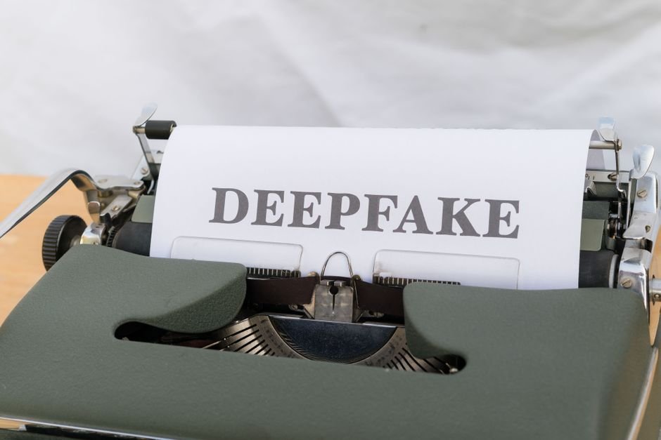 How AI Detects Deepfakes and Fake Images in 2026: Techniques and Limitations