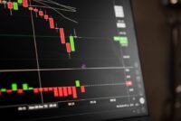 Trusted Commentary on Navigating Market Volatility in 2026: Expert Insights